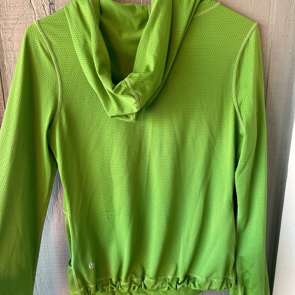 Green Lululemon Lightweight Jacket - image 6